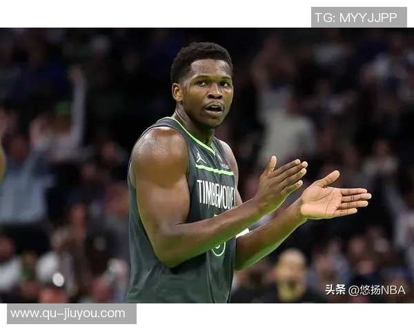 爱德华兹半场表现出色11投6中三分命中率高达40贡献15分3板3助